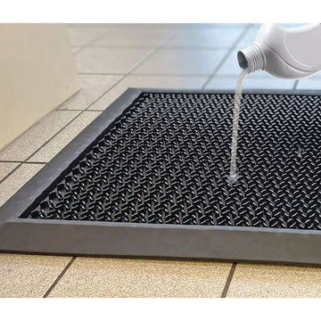 Non Slip Foot Bath Mat with Ramped Edges – 800mm x 550mm