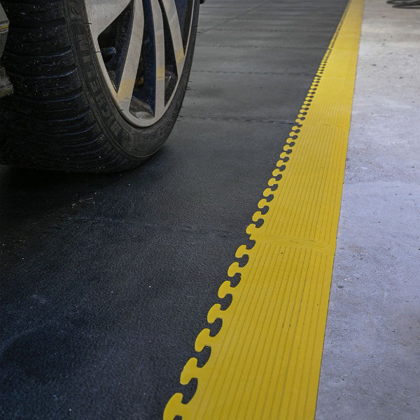 Durable Black Interlocking Non Slip Industrial Floor Mat – 7mm Textured Heavy Duty Tile